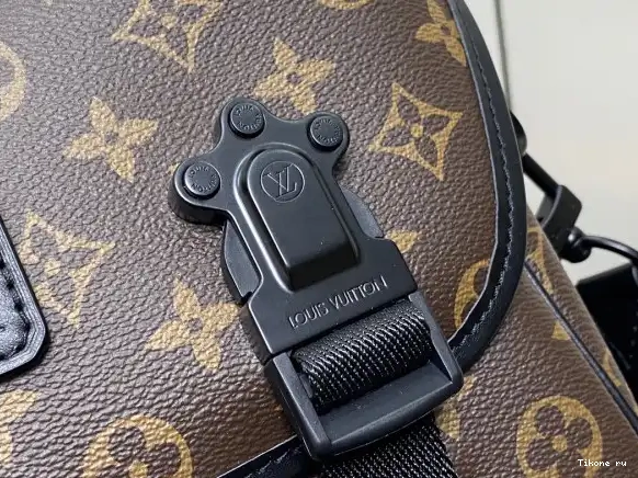 Affordable Trail VUITTON LOUIS Messenger-31*22*11CM 0505